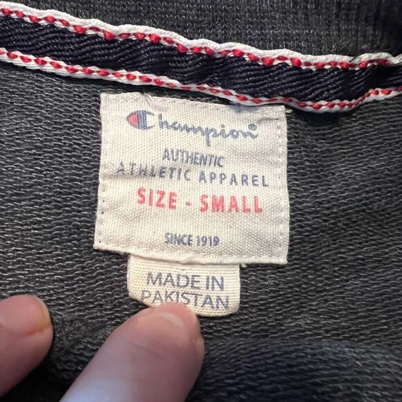 Champion‎ grey crew neck  sweater. Size small - Picture 4 of 8
